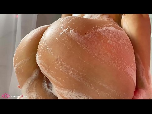 ❤️ Brunette, Duşda Güclü Orgazm Vermək üçün Vibratorla Pişiyi Mastürbasyon Etdirir Porn video bizdə ❌
